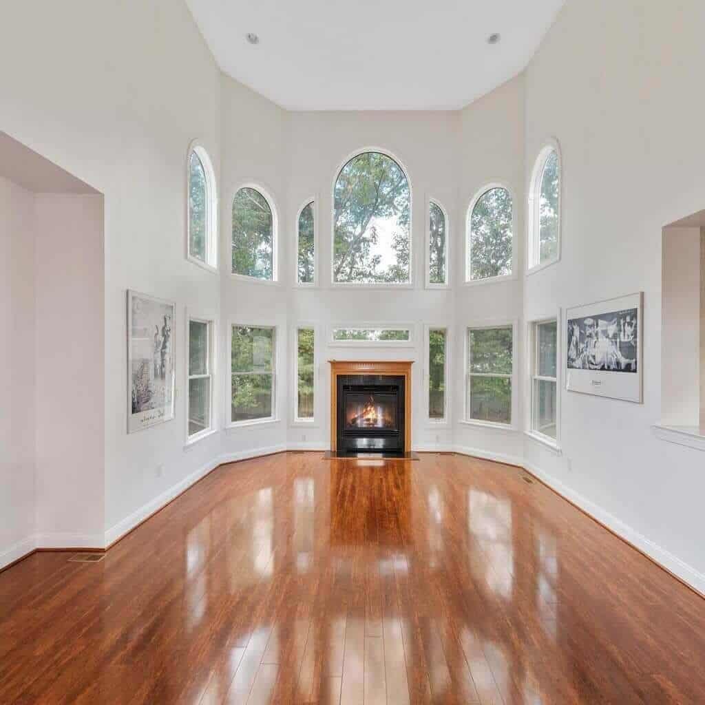 Custom Hardwood Flooring & Decorative Inlay